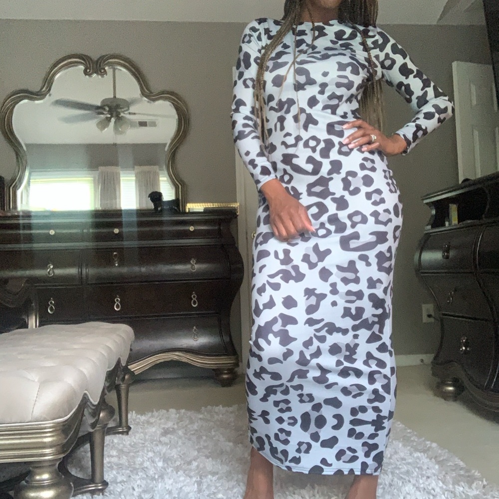 Pretti GRAY Print Dress (1 LEFT)
